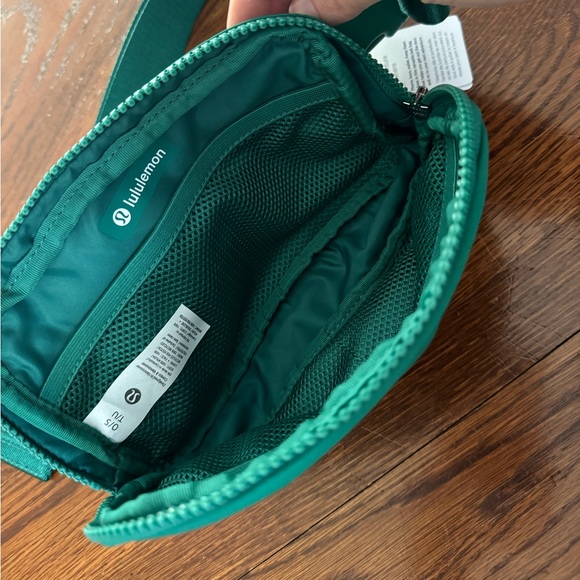 NWT Lululemon Everywhere Belt Bag - Picture 6 of 7
